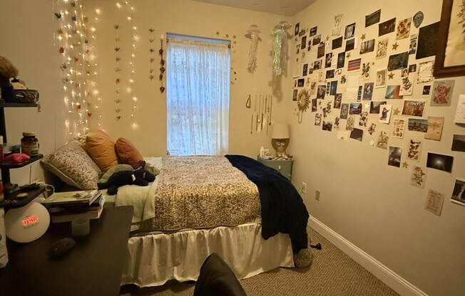 1 bed, 1 bath, $3,200, Unit 201