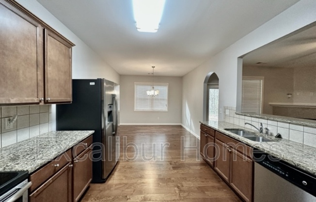 387 FRANKLIN LN