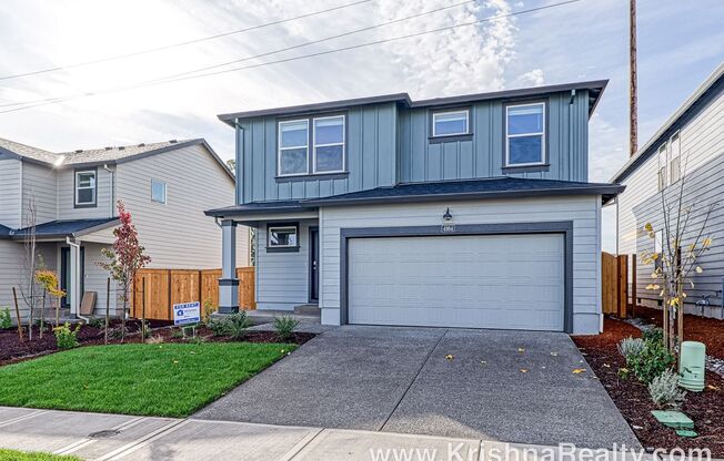 Beautiful 4 Bedroom | 2.5 Bathroom | Single Family Home | Located In East Park Village Community In Salem!