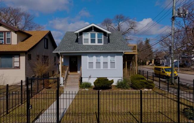 634 W 111 ST
