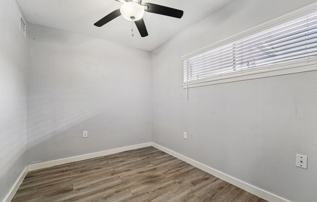 Studio, 1 bath, 500 sqft, $945, Unit 2807 Beauchamp - STUDIO2