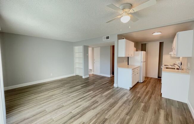 2 beds, 1 bath, 840 sqft, $1,695, Unit RO-43