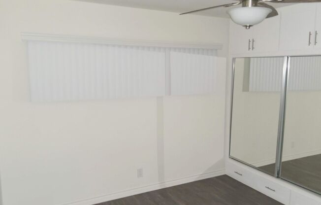 2 beds, 1 bath, $1,995, Unit H