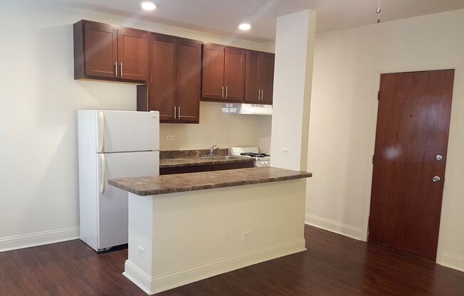 4756 N. Maplewood Ave.