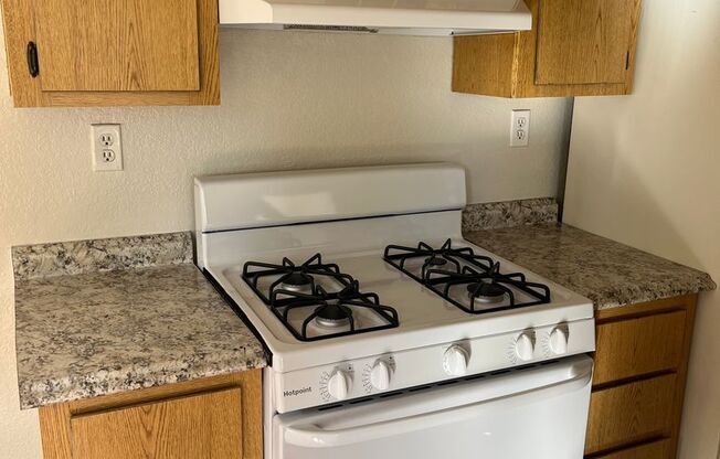 2 beds, 2 baths, 900 sqft, $2,200, Unit 36