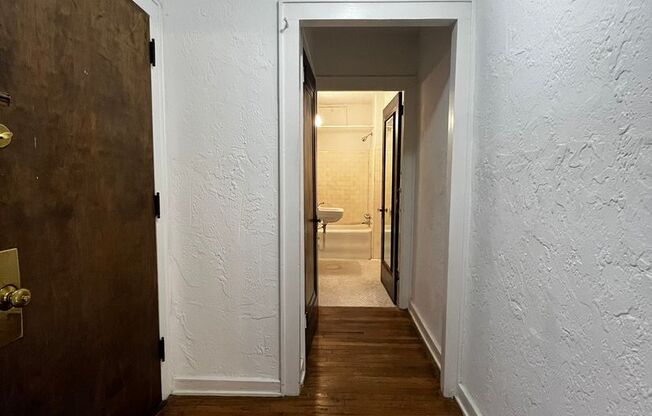 Studio, 1 bath, 467 sqft, $1,250, Unit King Edward Annex  23