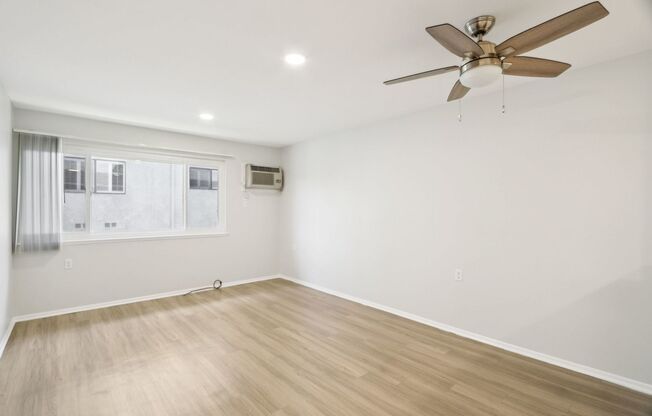 1 bed, 1 bath, 695 sqft, $1,998, Unit 319