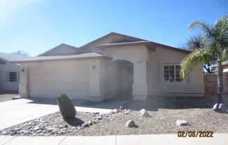 Comfortable & Attractive 3 Bedroom 2 Bath East Side Home Convenient to Everything