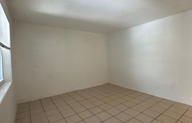 1 bed, 1 bath, 650 sqft, $1,650, Unit 1600-305