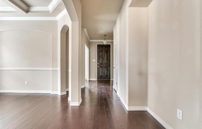 2520 SABINE CIR