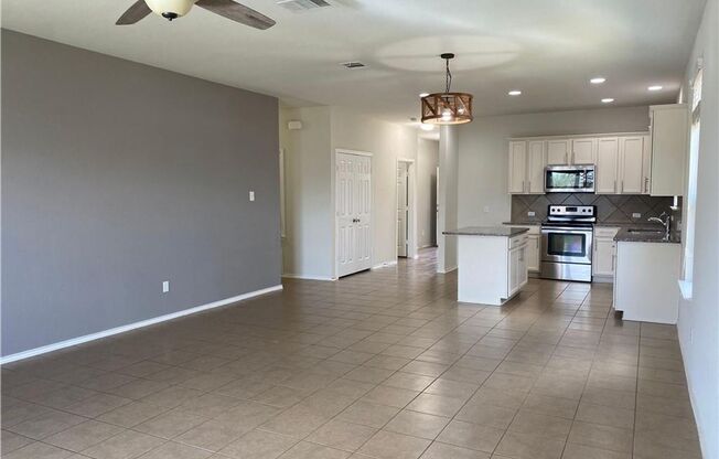 3 beds, 2 baths, $2,095