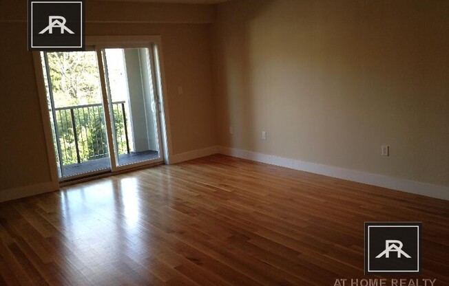 323 HAMMOND POND PKWY