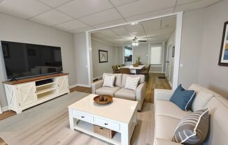 2 Bedroom 1.5 Bathroom w/Bonus Room in York!