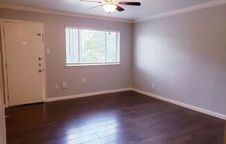 2 beds, 1 bath, 880 sqft, $1,095, Unit A