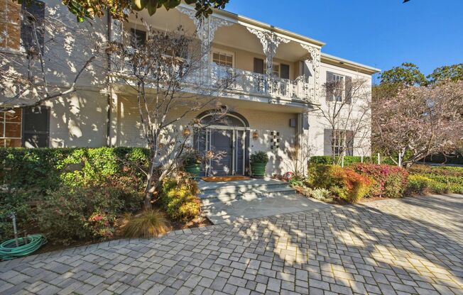 Charming Single Family Home in Palo Alto Available Now!