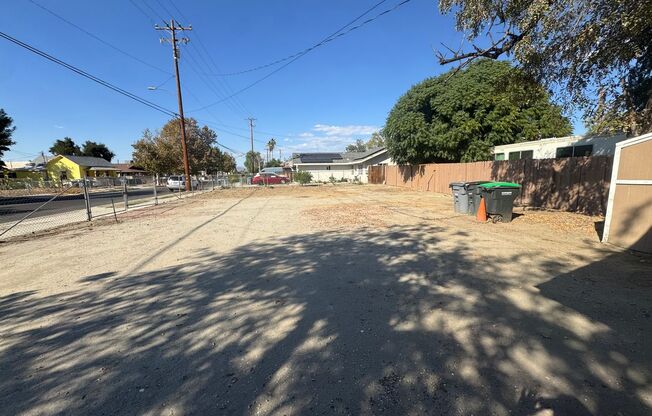 Two Bedroom 1 Bathroom Home in Hemet