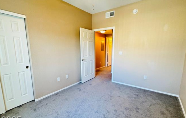 2 beds, 2 baths, $1,745, Unit UNIT 3214