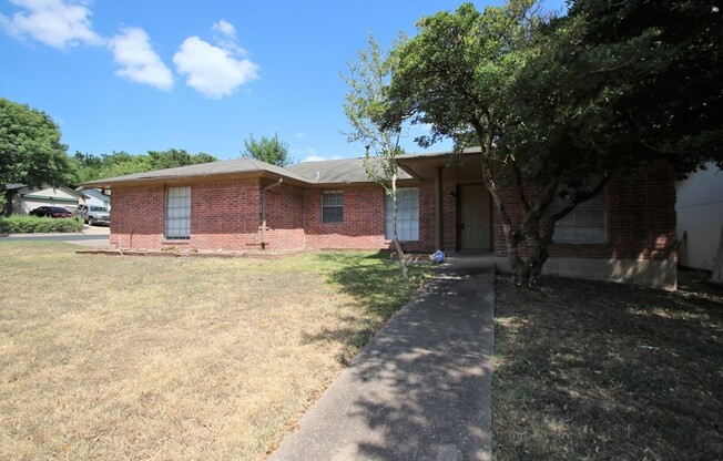 ***MOVE IN SPECIALS $250 OFF FIRST MONTH'S RENT*** Remodeled South Austin gem with NO CARPET!