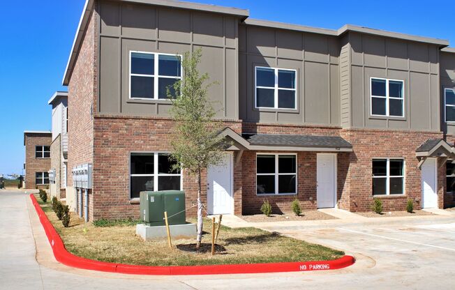 3 beds, 2 baths, $1,160, Unit Large 3-Bedroom Townhome at North Pointe – 11800 N Western Ave, OKC