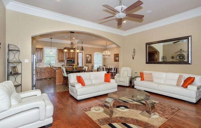 Fully Furnished, All-Inclusive Lakefront Luxury — Central School District