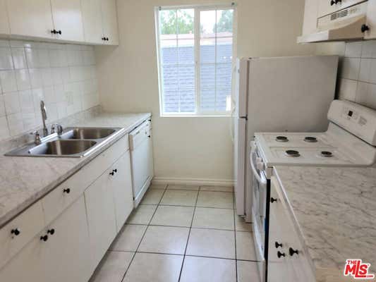 2 beds, 2 baths, 950 sqft, $2,450, Unit 3