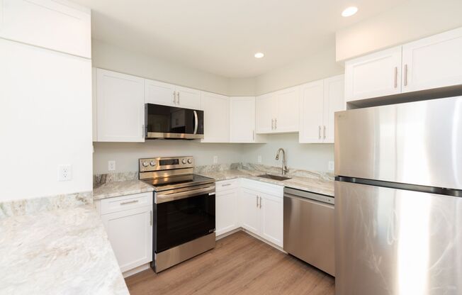 2 beds, 1.5 baths, 1,100 sqft, $2,795, Unit 201E