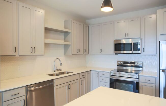 1 bed, 1 bath, 898 sqft, $1,795, Unit 507