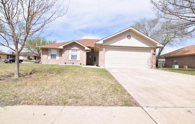4201 BLUESTEM LN