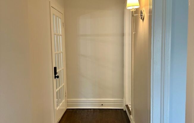 1 bed, 1 bath, $900