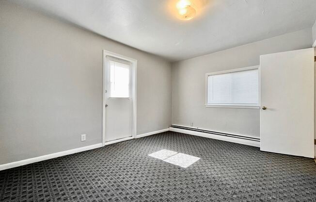 1165 W Dale