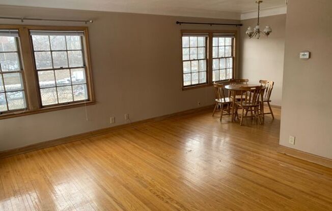 1bd/1ba Condo near UofM and Dinkytown w/ 1 car garage!