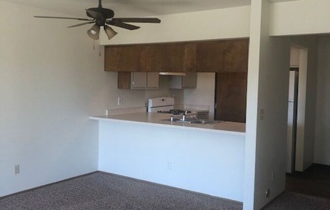 2 beds, 1.5 baths, 945 sqft, $1,429, Unit 01