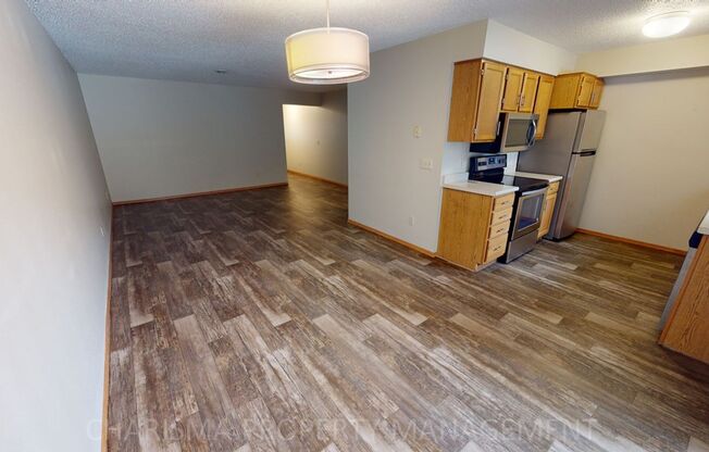 620/626 N Sycamore Ave