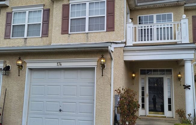 Spacious 3BR/2.1 BA in Middletown!