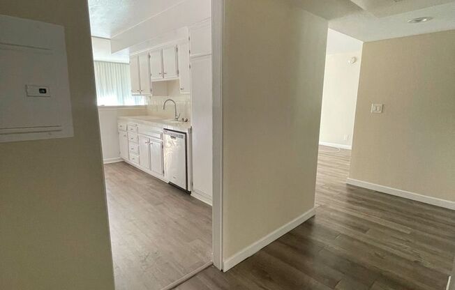 3 beds, 2 baths, $3,295, Unit 201