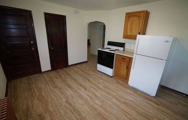 1 bed, 1 bath, $1,145, Unit 1705-1