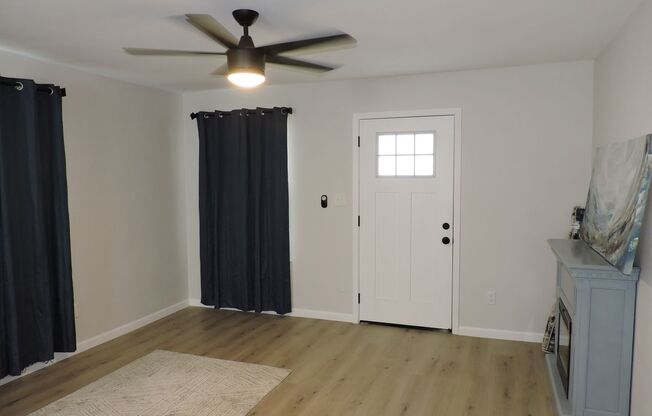 2 beds, 1 bath, $1,295