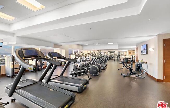 1 bed, 2 baths, 1,300 sqft, $5,795, Unit 39G