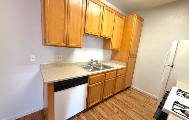 SPACIOUS 2BED/2BATH CONDO * FIRST FLOOR UNIT*