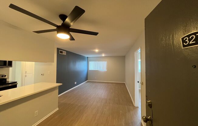 2 beds, 2 baths, 900 sqft, $1,998, Unit 327