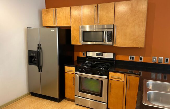 1 bed, 1.5 baths, 990 sqft, $1,295, Unit Unit B