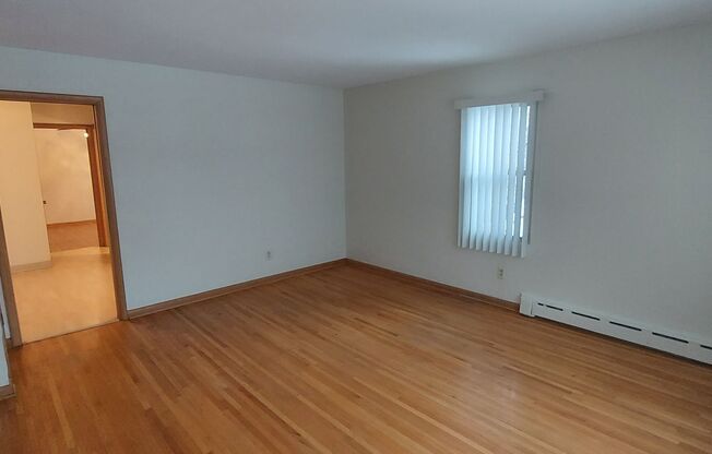 1 bed, 1 bath, 650 sqft, $955, Unit 8