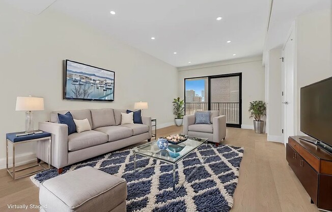11 32 31 AVE