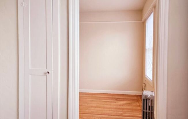 Studio, 1 bath, 450 sqft, $2,400, Unit 504