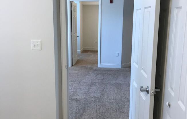 2 beds, 2 baths, 840 sqft, $1,824, Unit 4-0509