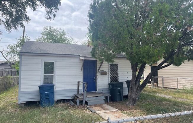 2-Bedroom Home with Fenced Yard – 3150 Elgin, Corpus Christi, TX
