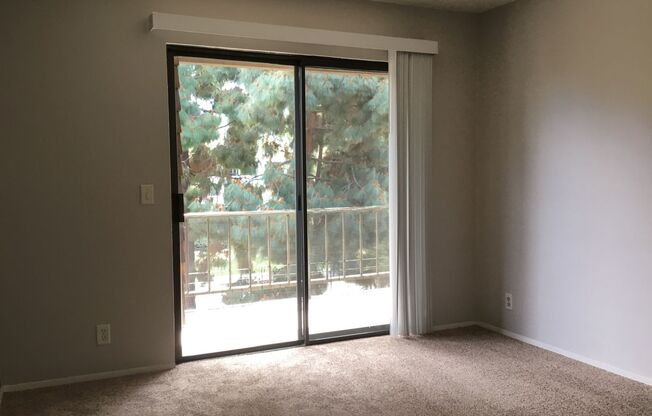 2BR 2BA Condo-AC, Washer/Dryer in Unit, Pet Friendly, Assigned Parking, Pool/Spa