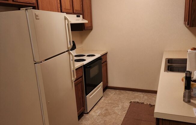 2 beds, 1 bath, $925