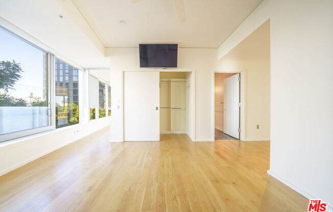 1 bed, 1.8 baths, 1,400 sqft, $3,990, Unit 817