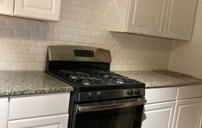 Remodeled Units - Must See! *** $500 off move in special**